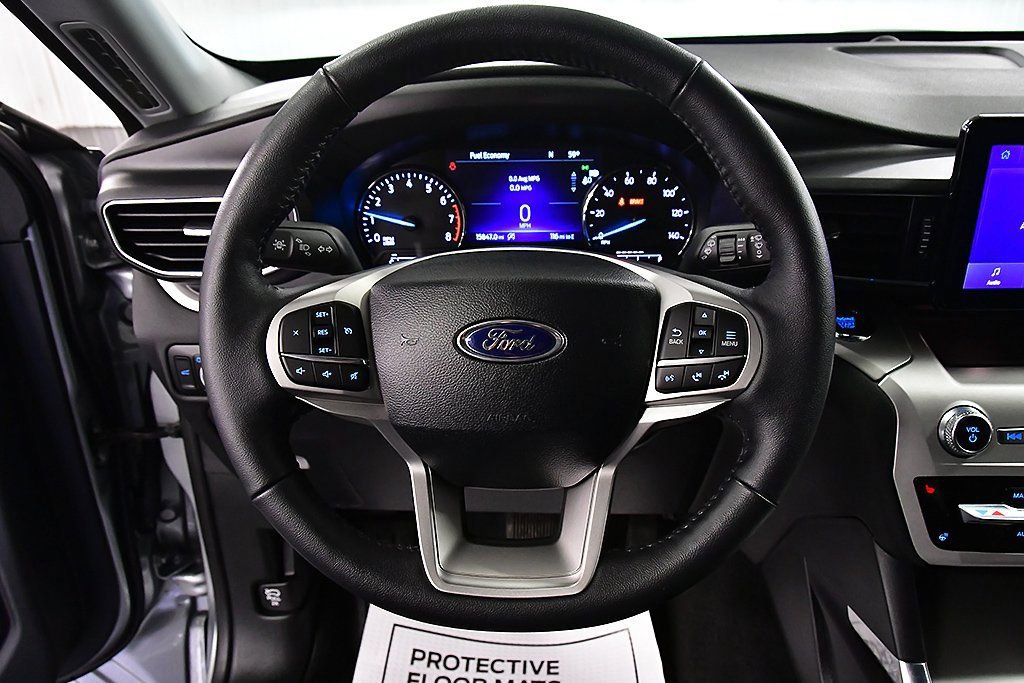Used 2024 Ford Explorer XLT w/ Equipment Group 202A AWD/4WD image 20