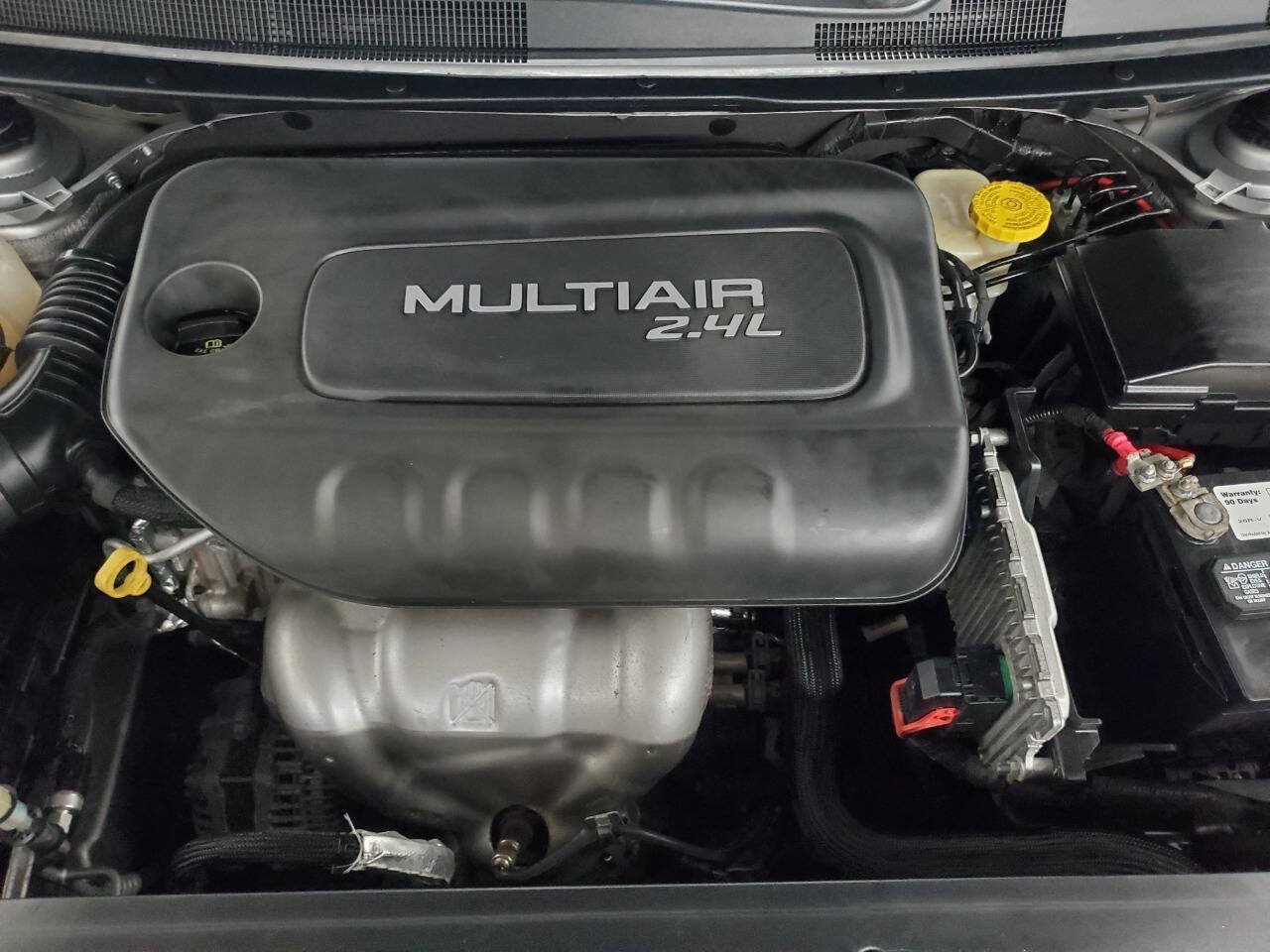 Used 2015 Chrysler 200 S w/ Comfort Group FWD image 4