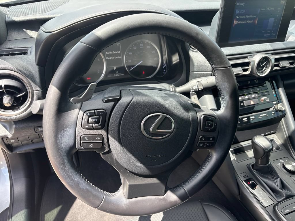 Used 2021 Lexus IS 300 RWD image 11