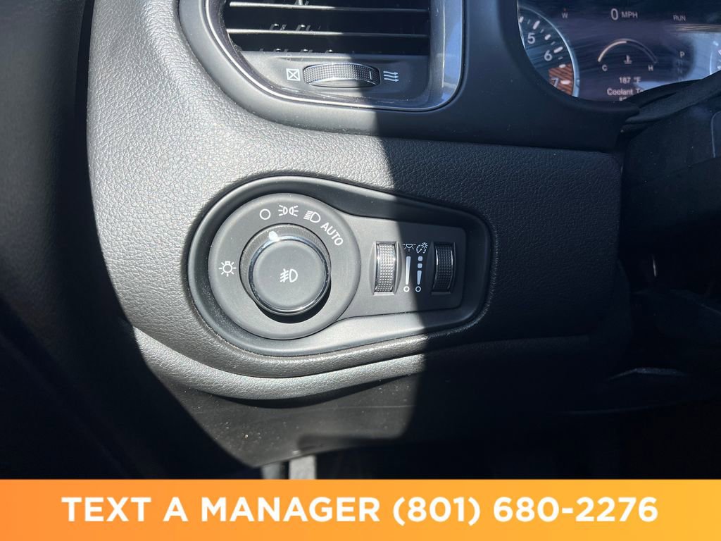 Used 2022 Jeep Renegade Latitude w/ Convenience Group AWD/4WD image 28