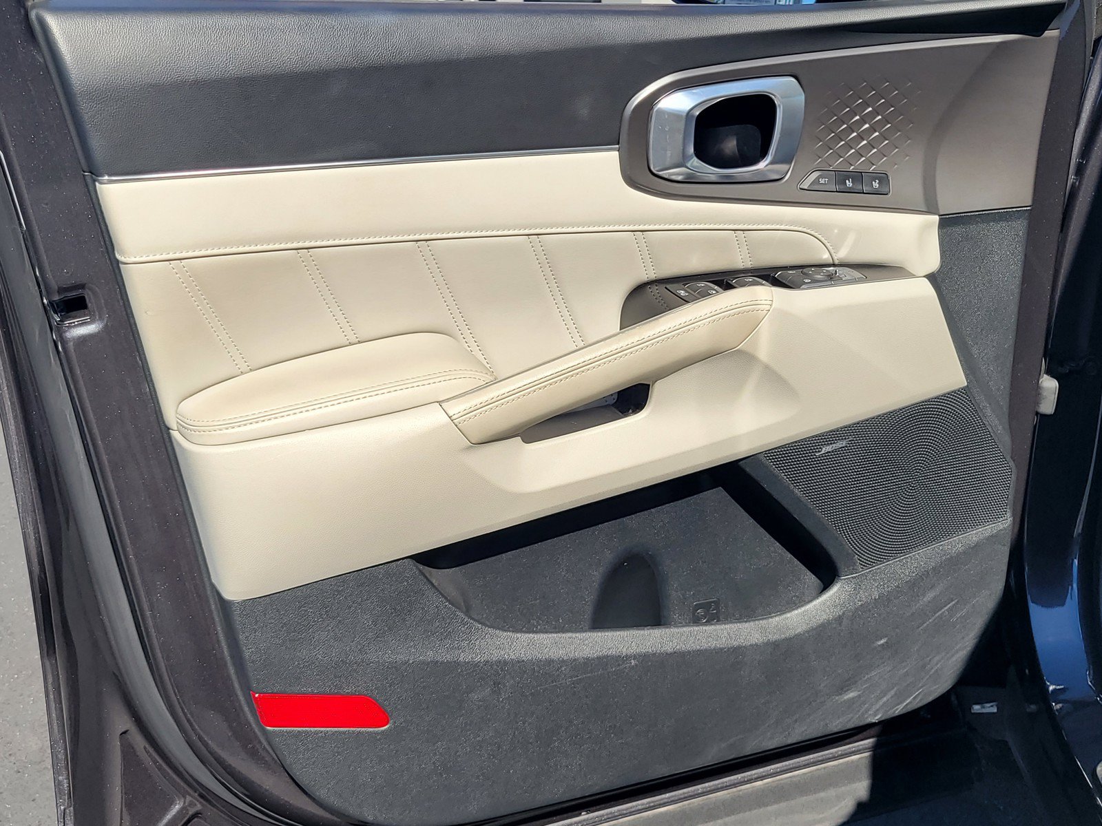 Used 2023 Kia Sorento SX Prestige w/ Panoramic Sunroof Package AWD/4WD image 16
