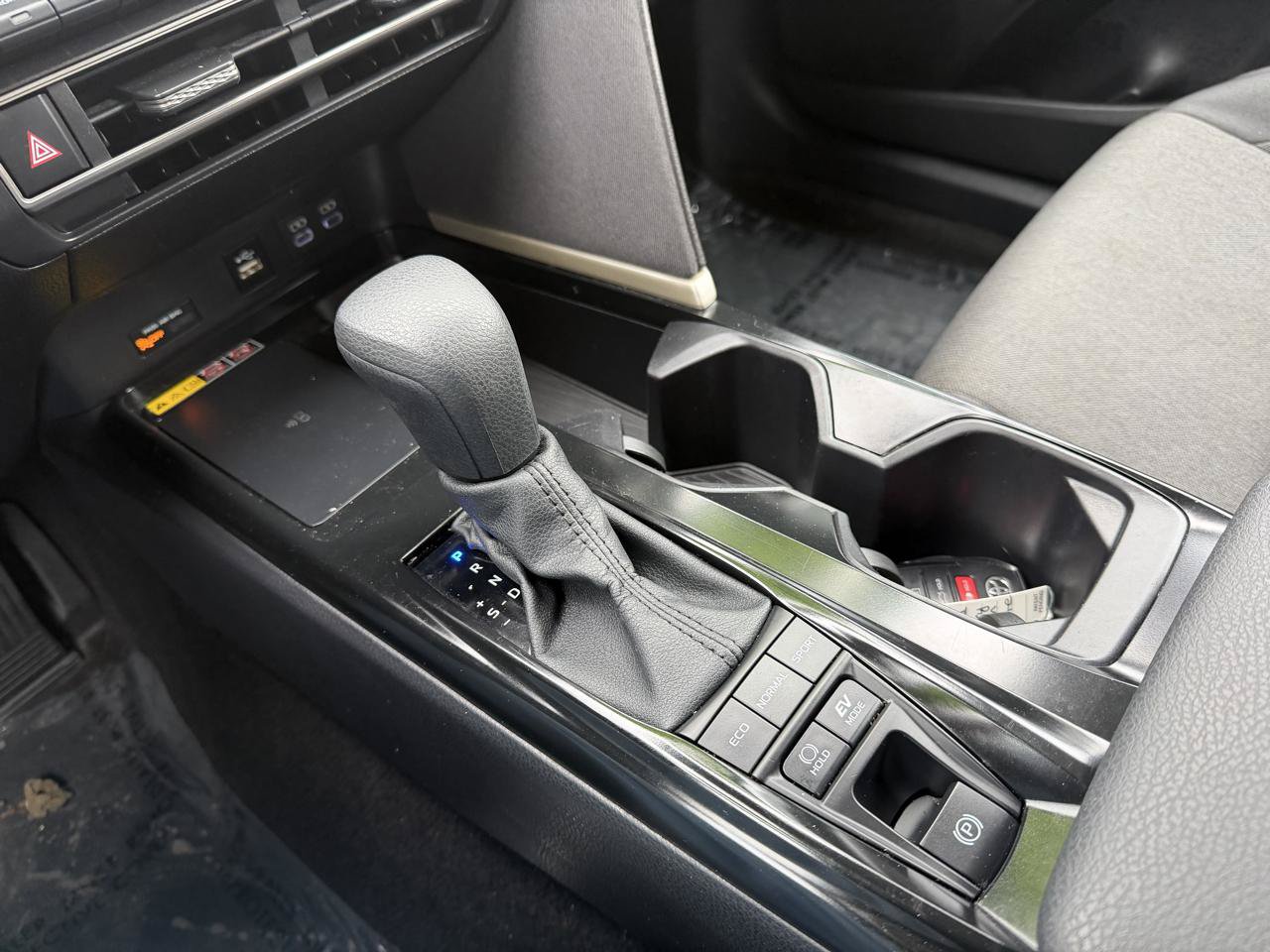 Used 2025 Toyota Camry LE FWD image 15
