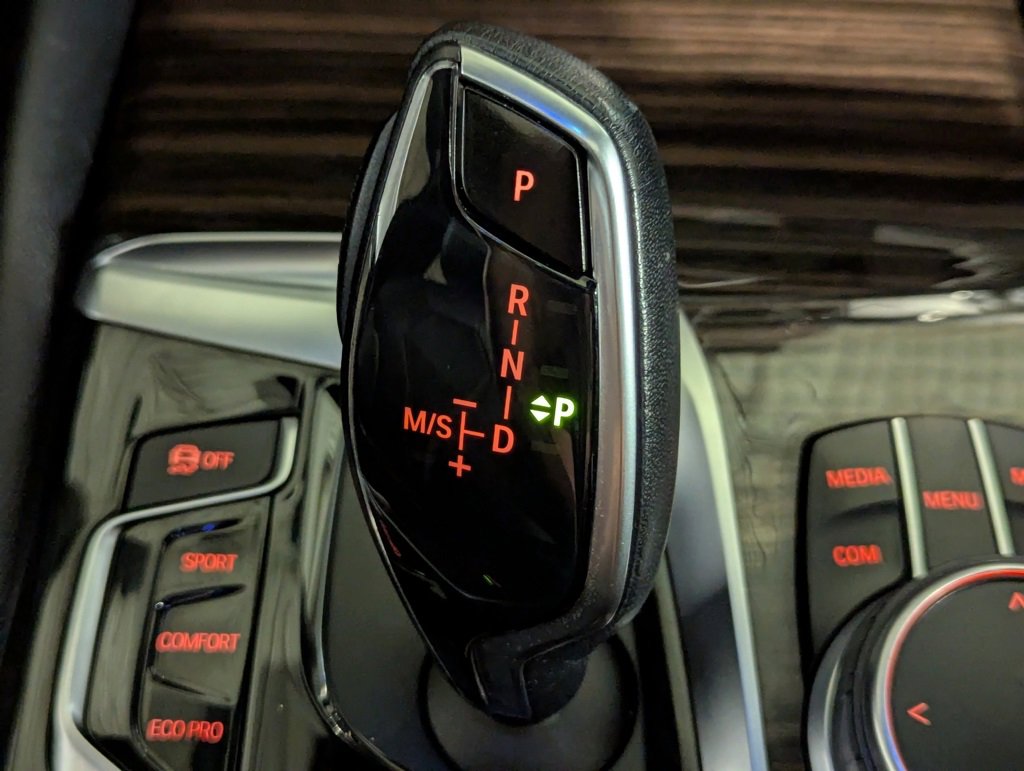 Used 2018 BMW 530i xDrive image 38