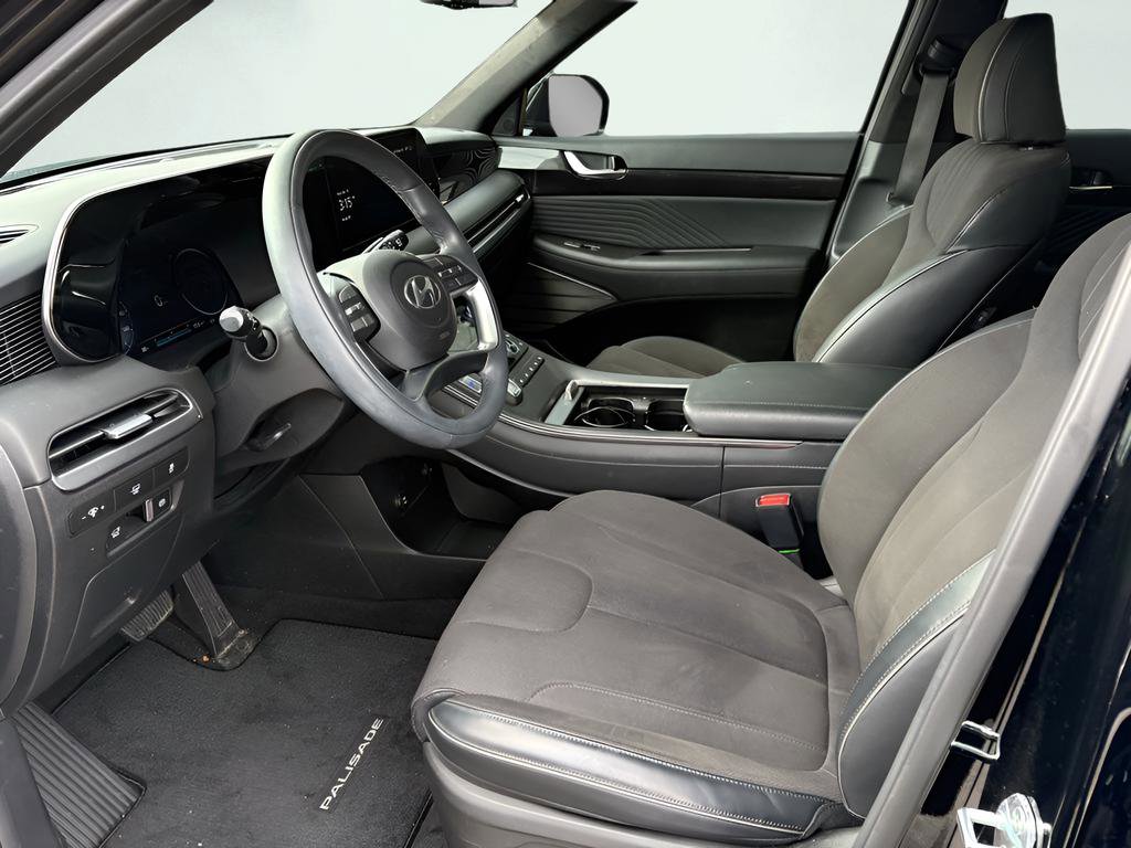 Used 2025 Hyundai Palisade Calligraphy image 2