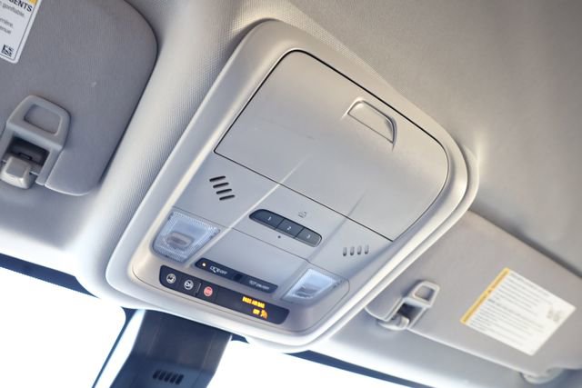 Used 2020 Chevrolet Equinox LT w/ Driver Convenience Package image 24