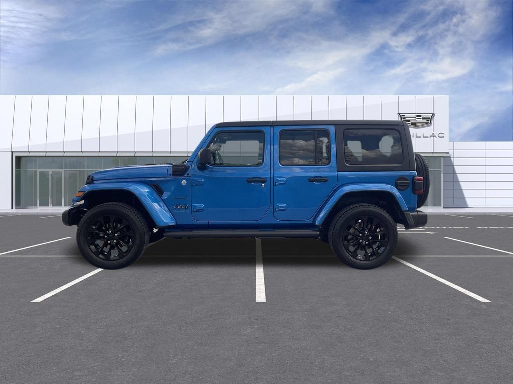 Used 2023 Jeep Wrangler Unlimited Sahara w/ Cold Weather Group AWD/4WD image 5