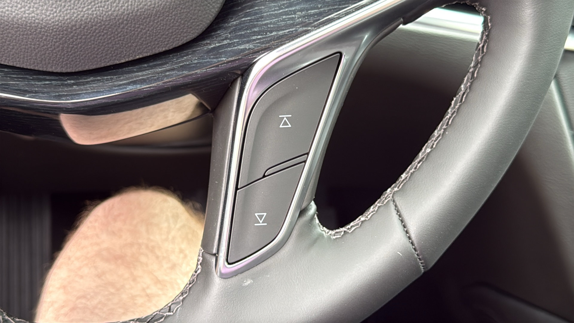 New 2026 Cadillac XT5 Premium Luxury w/ LPO, Floor Liner Package AWD/4WD image 18