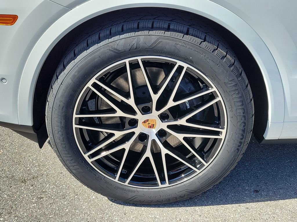 New 2026 Porsche Cayenne image 12