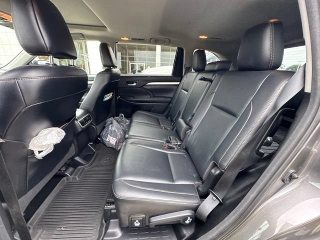 Used 2017 Toyota Highlander XLE w/ Protection Package #3 AWD/4WD image 47