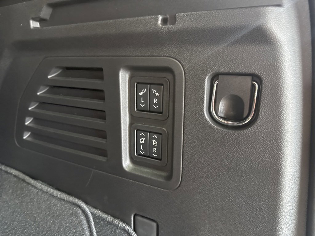 New 2026 Chevrolet Traverse High Country w/ LPO, Floor Liner Package image 15