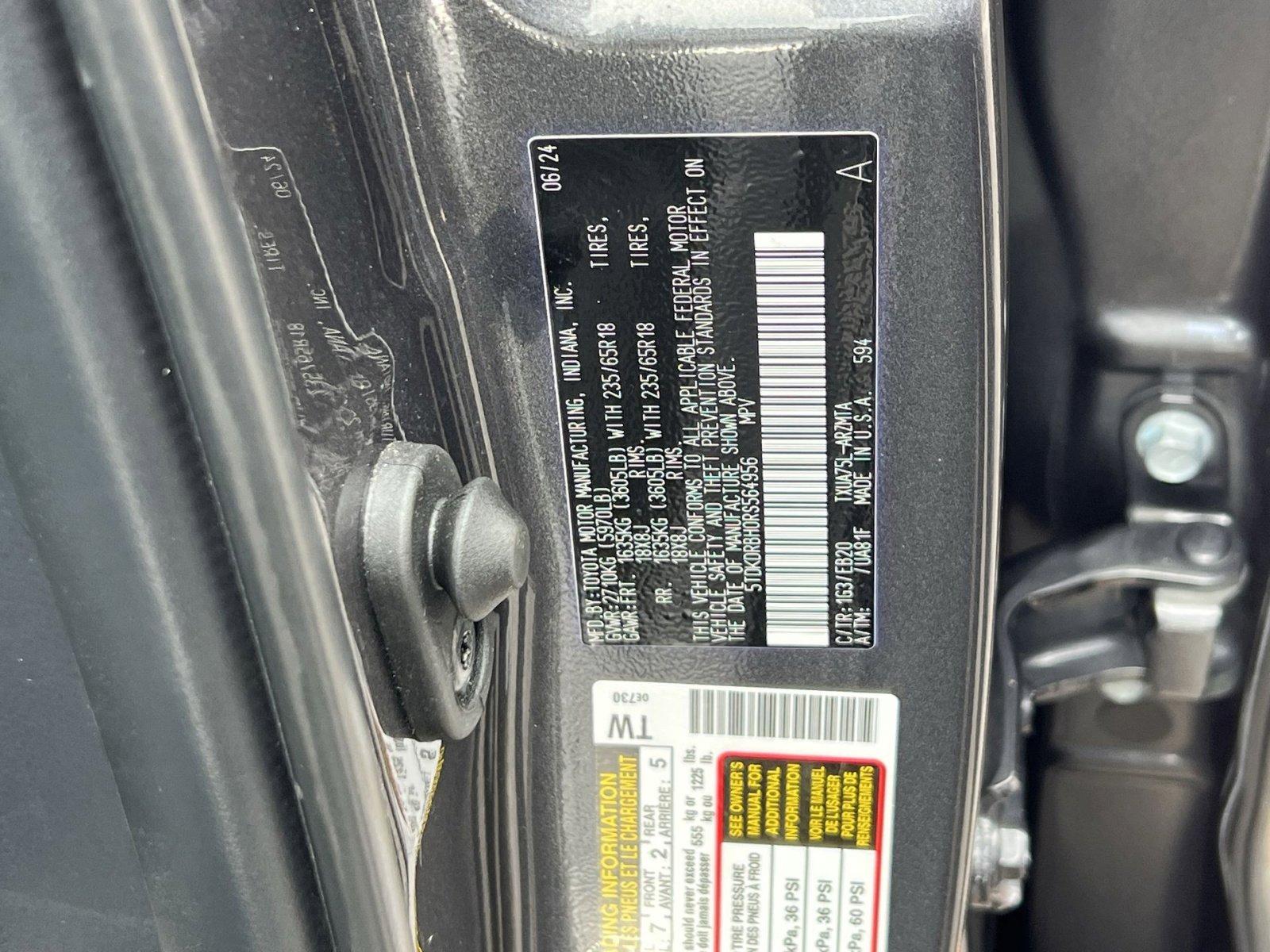 Used 2024 Toyota Highlander XLE image 37