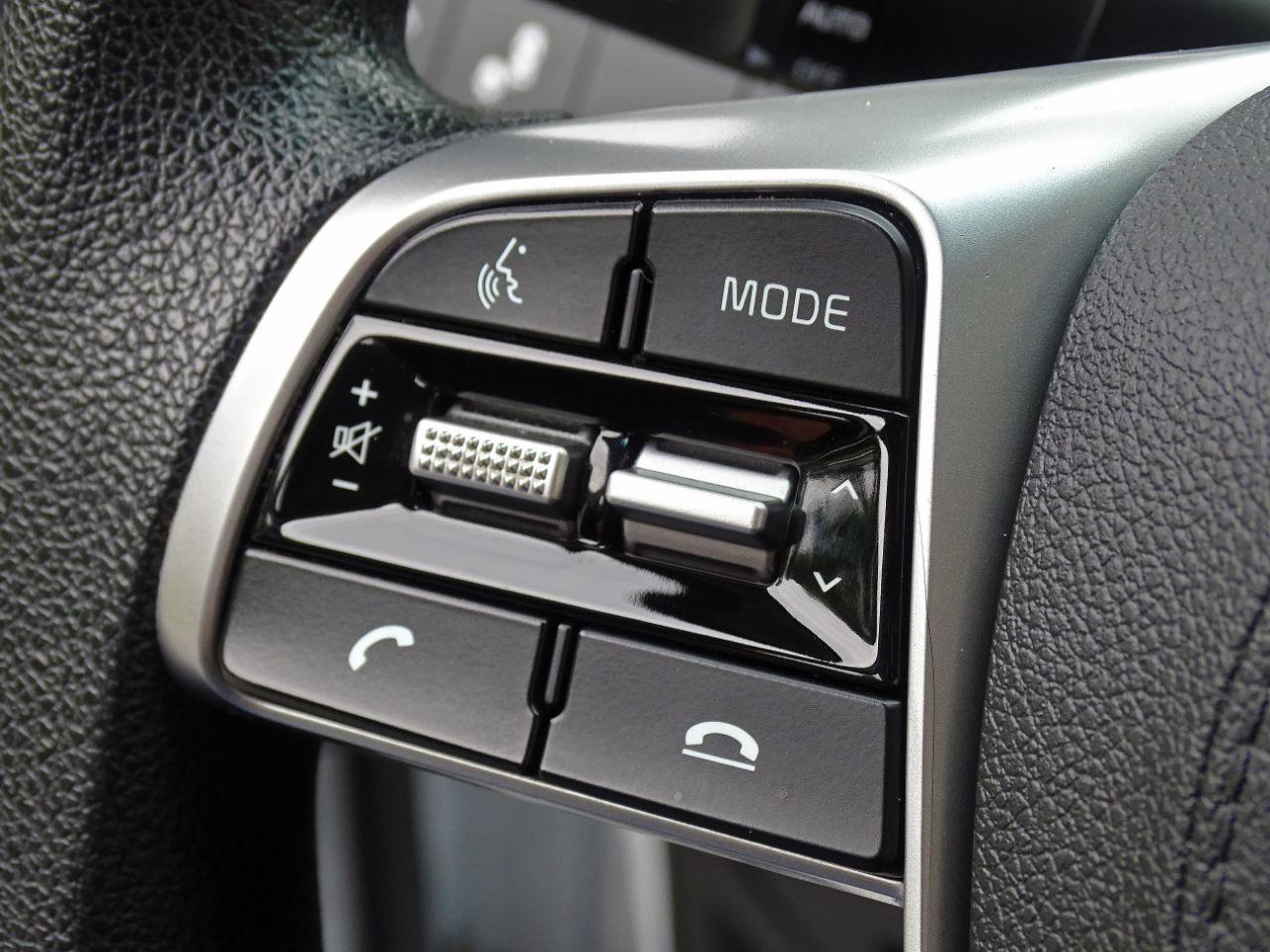 Used 2020 Kia Sorento LX FWD image 26