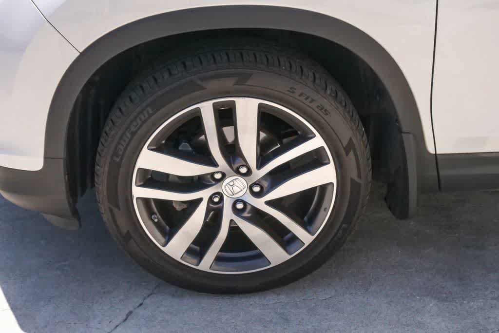 Used 2017 Honda Pilot Elite image 5