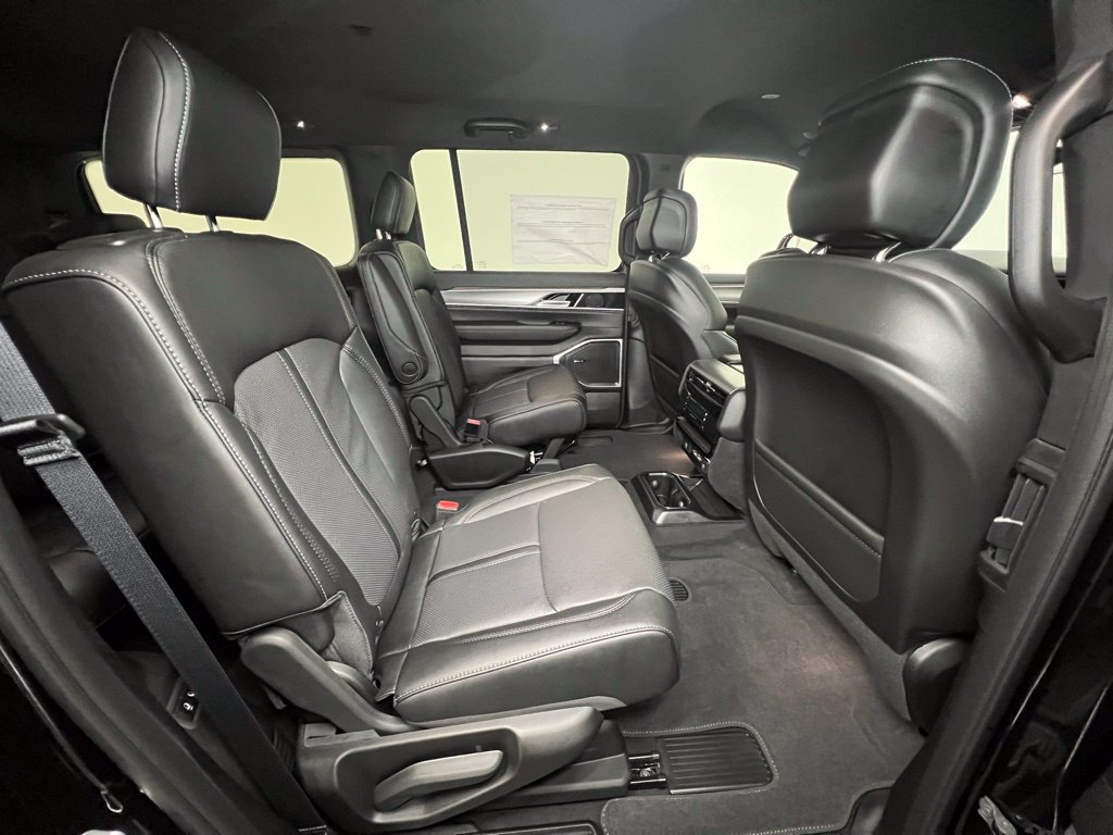 New 2026 Jeep Grand Wagoneer Limited AWD/4WD image 10