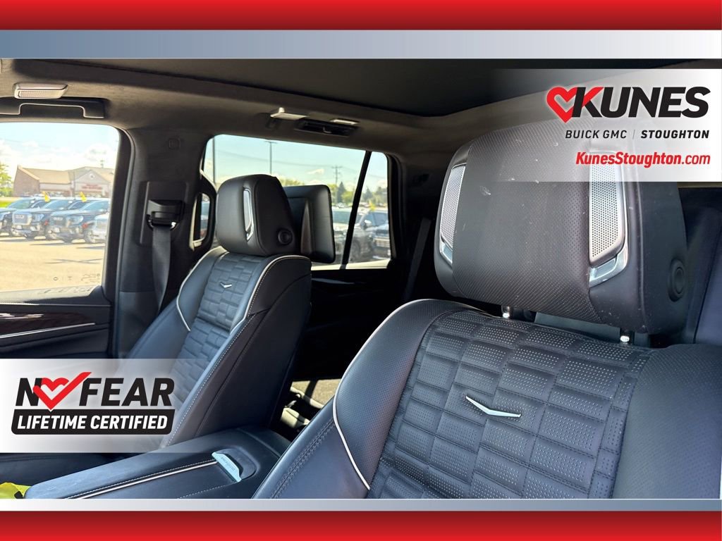 Used 2023 Cadillac Escalade Premium Luxury Platinum w/ Heavy-Duty Trailer Package image 21