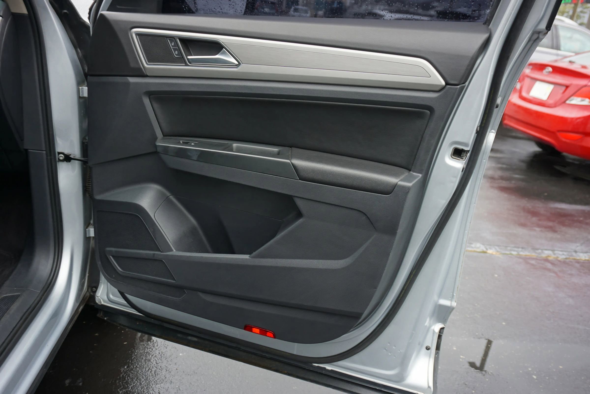 Used 2018 Volkswagen Atlas Launch Edition image 13