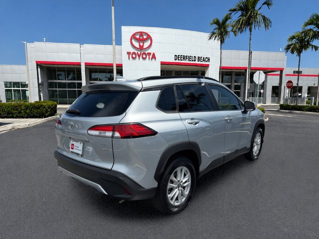 Certified 2023 Toyota Corolla Cross LE w/ Moonroof Package AWD/4WD image 19
