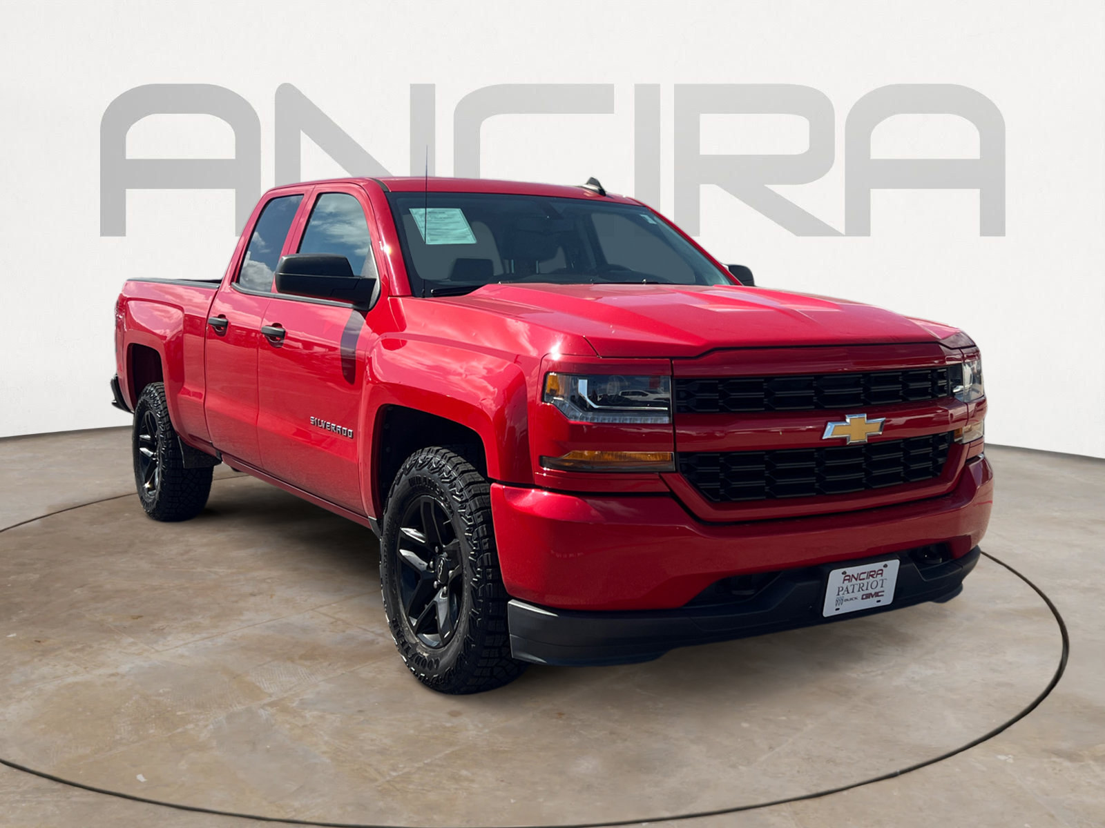 Used 2018 Chevrolet Silverado 1500 Custom w/ Custom Convenience Package RWD image 4
