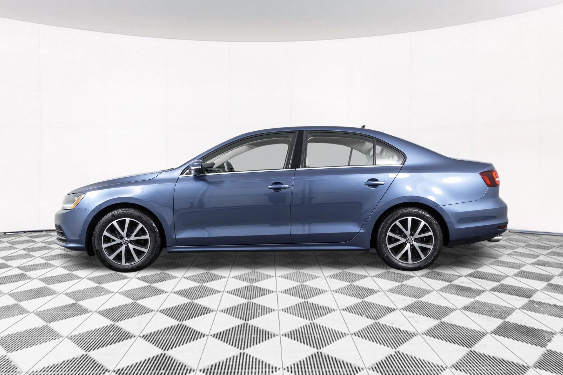 Used 2017 Volkswagen Jetta SE FWD image 13