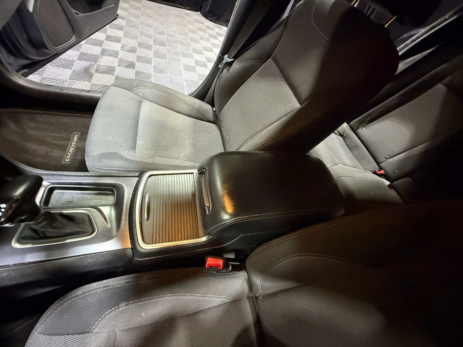 Used 2016 Dodge Charger SE image 15