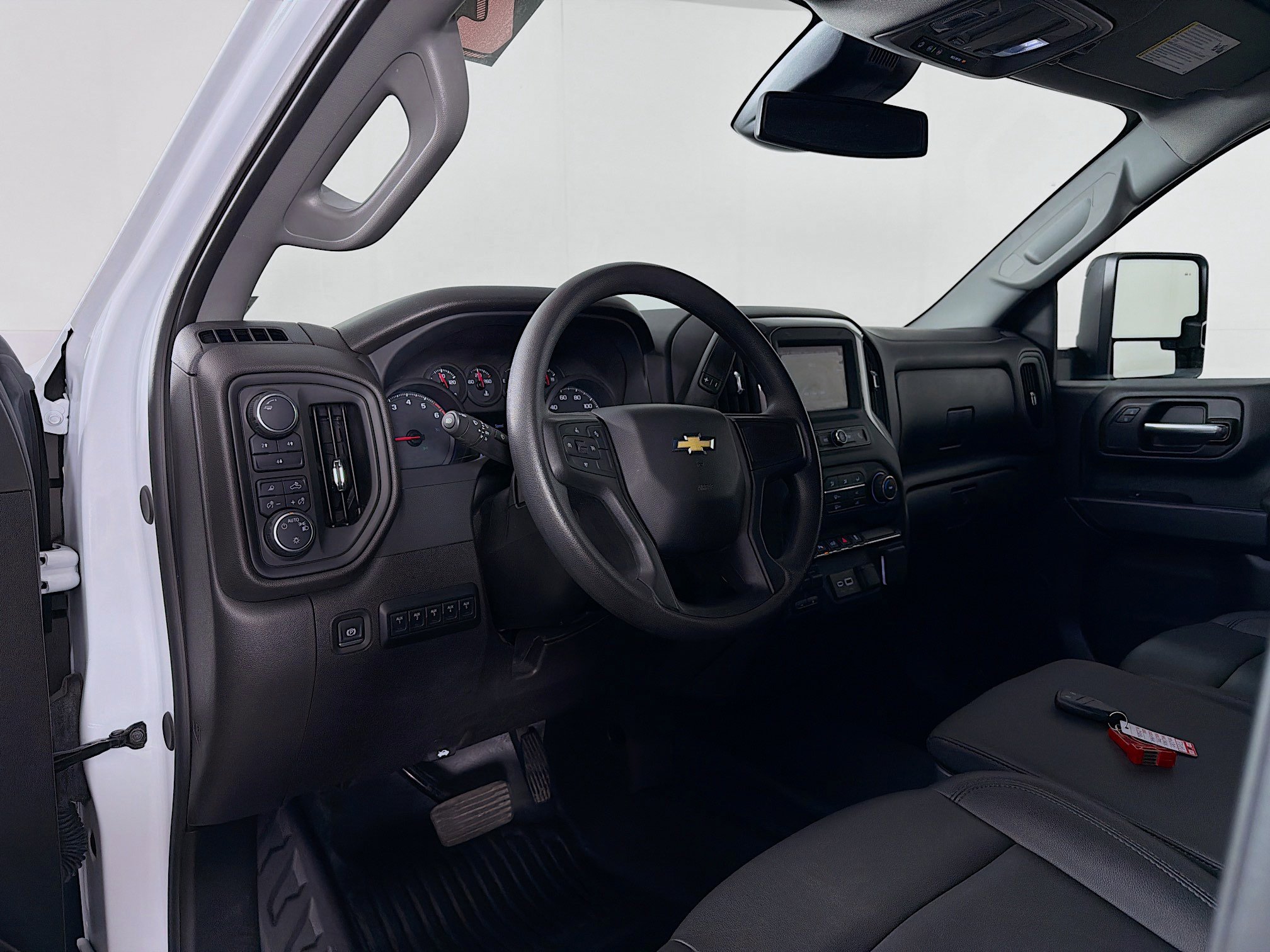 Used 2025 Chevrolet Silverado 3500 W/T image 10