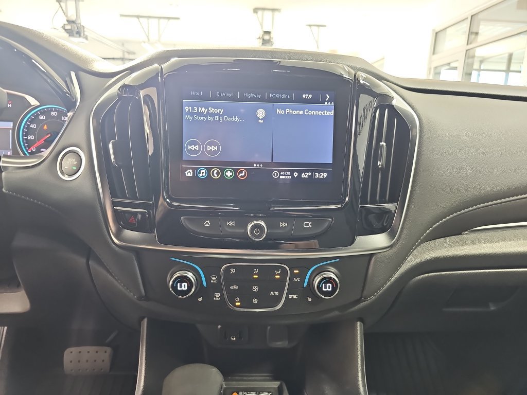 Used 2023 Chevrolet Traverse LT FWD image 27
