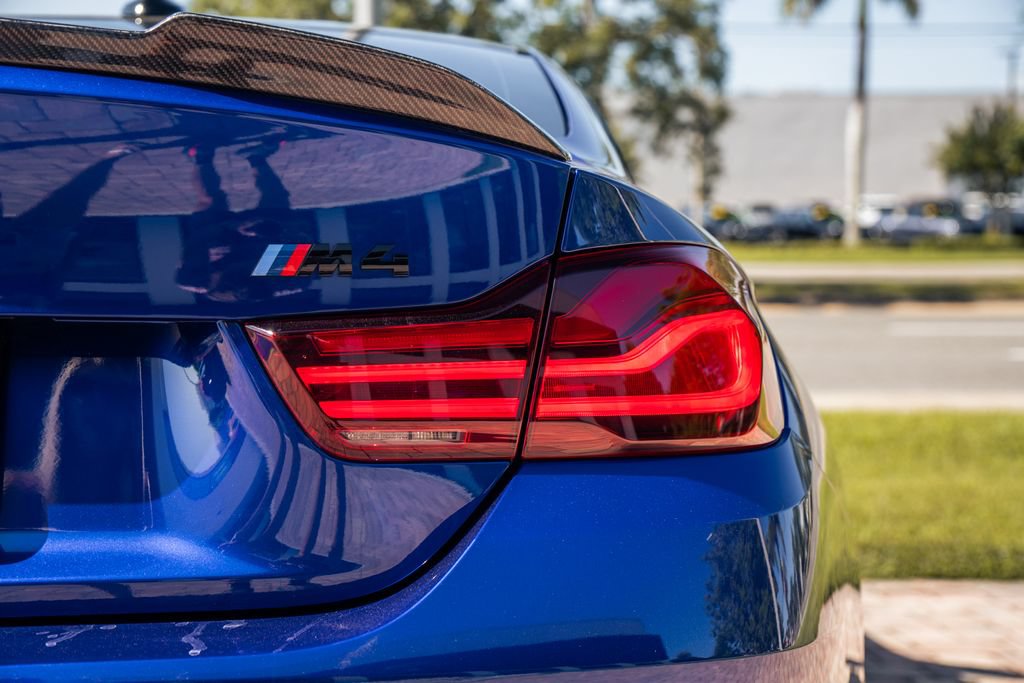 Used 2020 BMW M4 Coupe w/ Competition Package RWD image 12