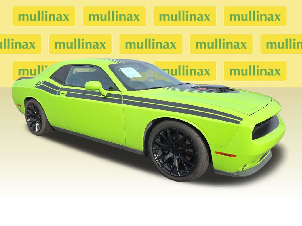 Used 2015 Dodge Challenger R/T RWD image 1