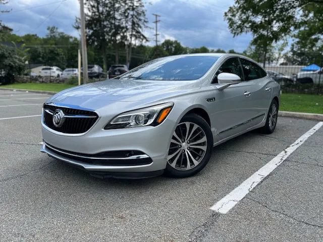 Used 2018 Buick LaCrosse Essence FWD image 2