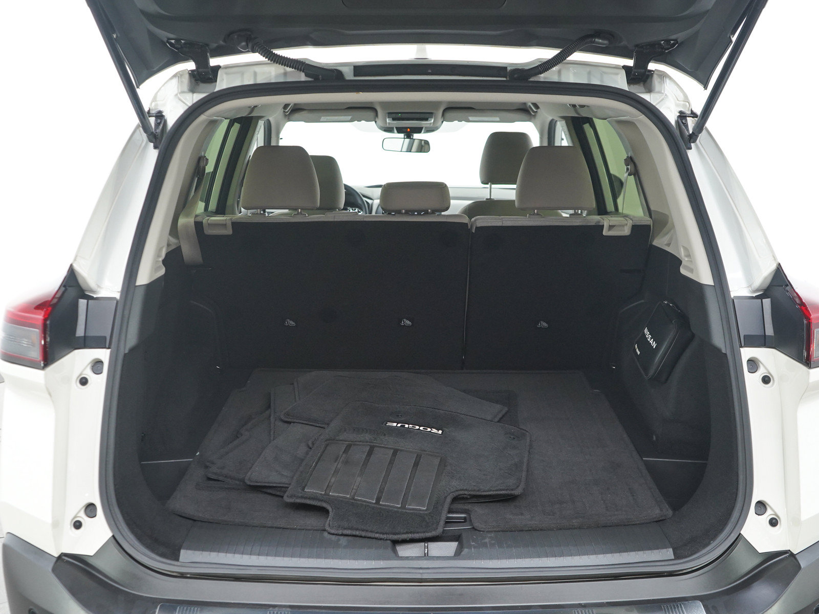 Used 2023 Nissan Rogue SV AWD/4WD image 16