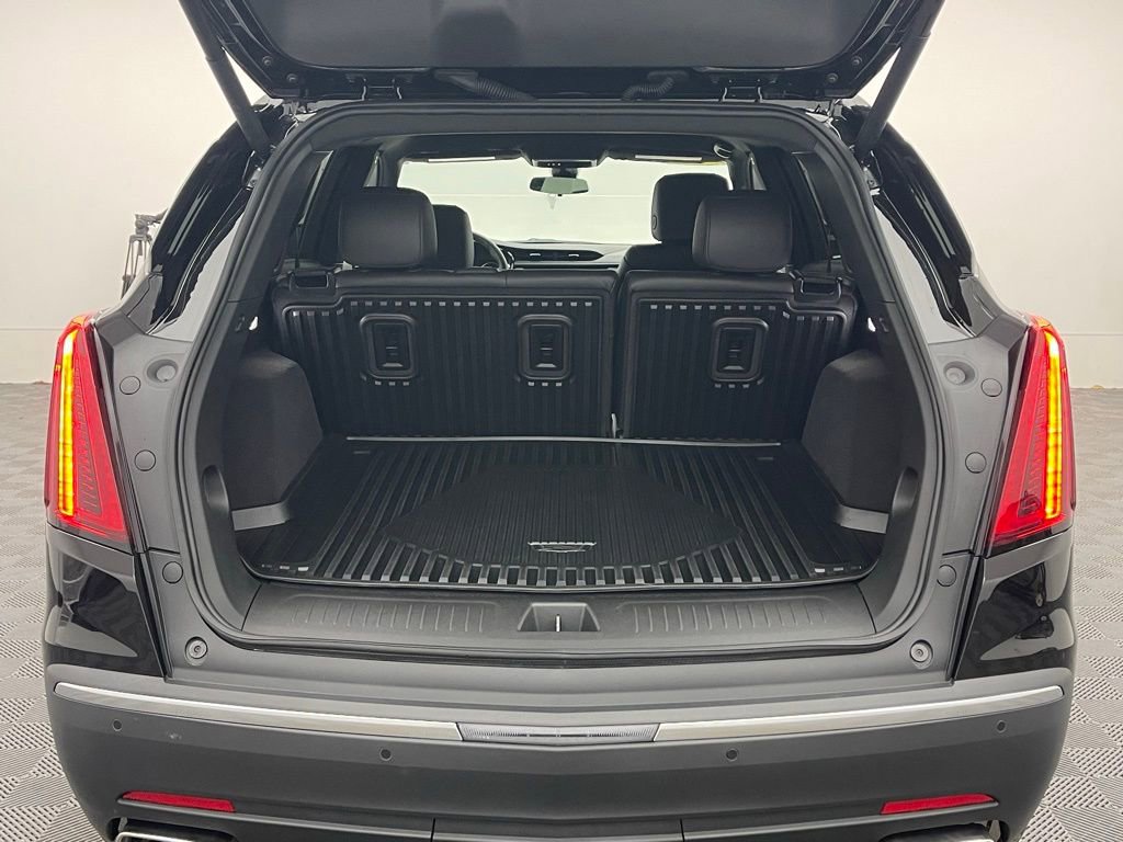 Used 2025 Cadillac XT5 Luxury w/ LPO, Floor Liner Package AWD/4WD image 9