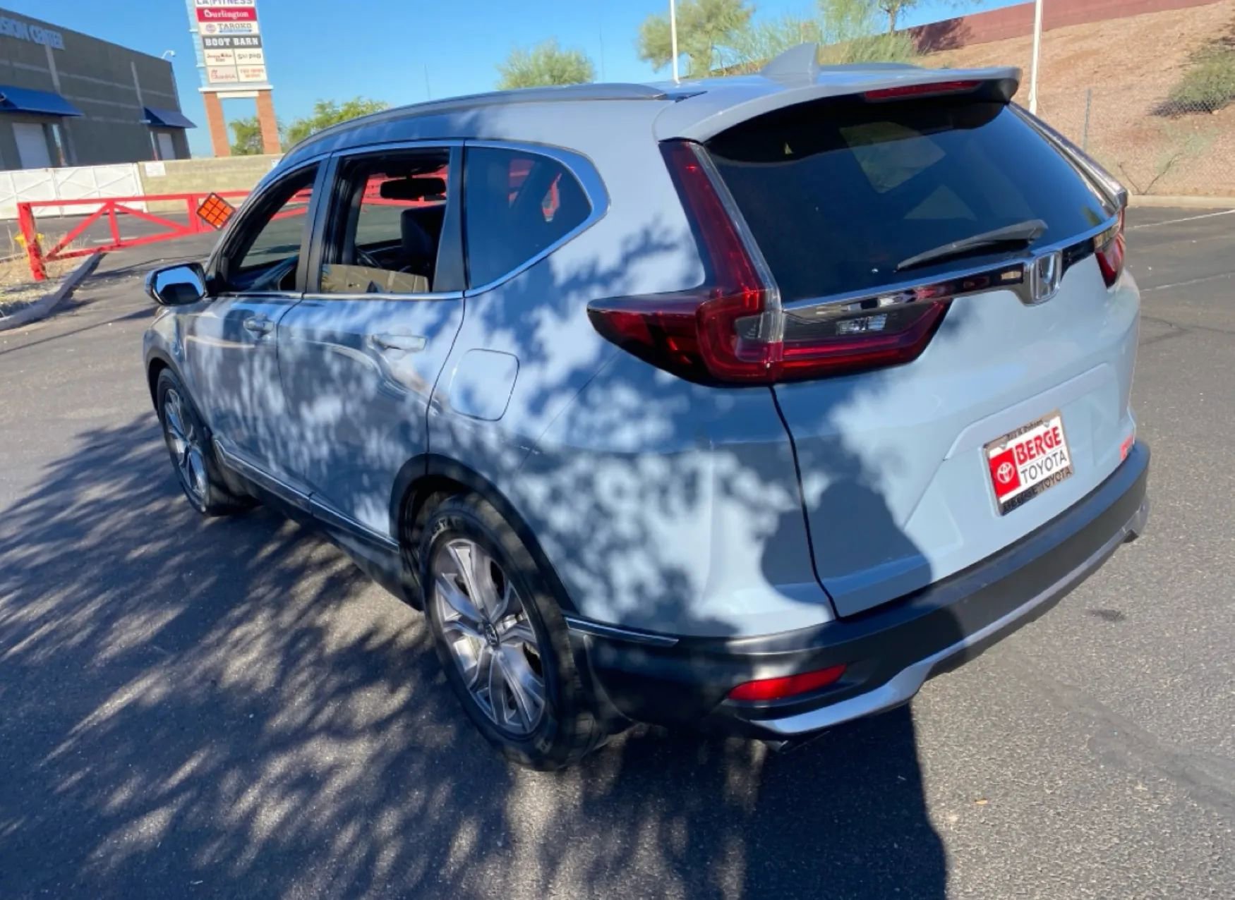 Used 2020 Honda CR-V Touring image 3