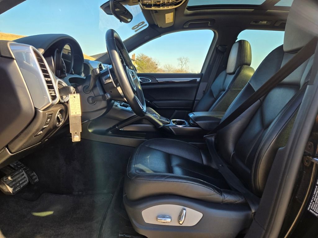 Used 2018 Porsche Cayenne image 19