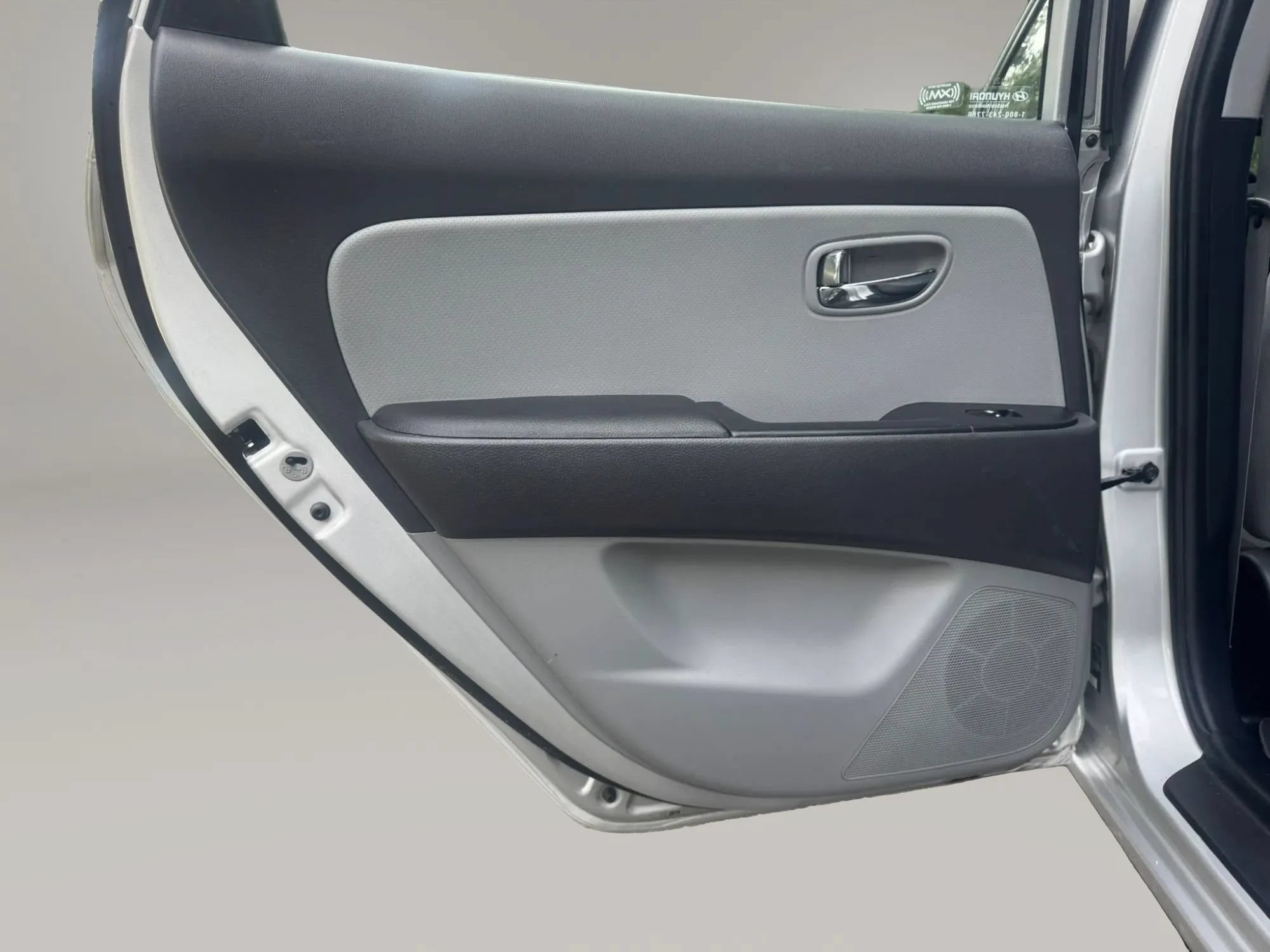 Used 2010 Hyundai Elantra GLS FWD image 12