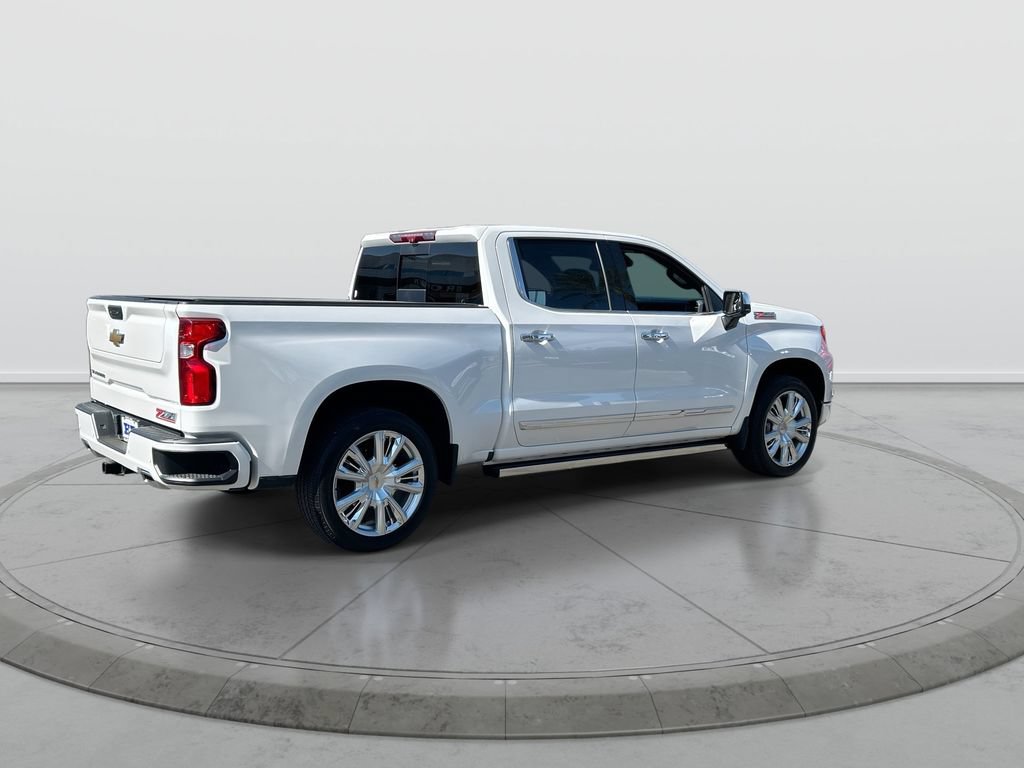 Used 2023 Chevrolet Silverado 1500 High Country w/ Technology Package AWD/4WD image 8