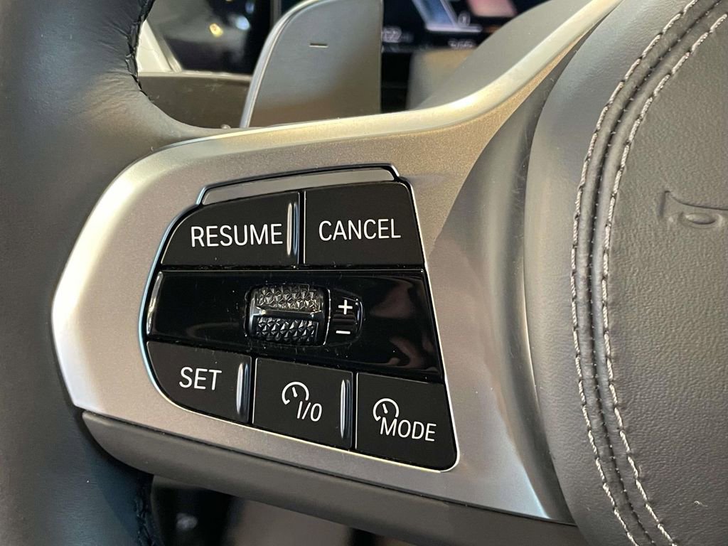 Used 2023 BMW X7 xDrive40i w/ M Sport Package image 26