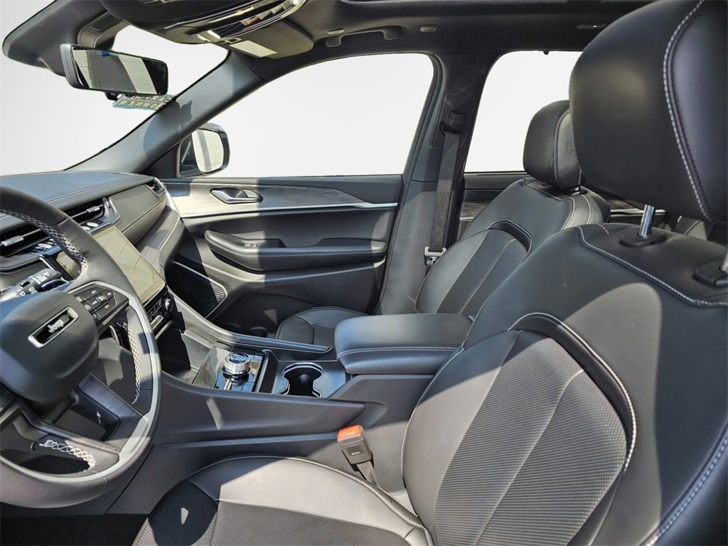 Used 2025 Jeep Grand Cherokee Limited 4xe image 38