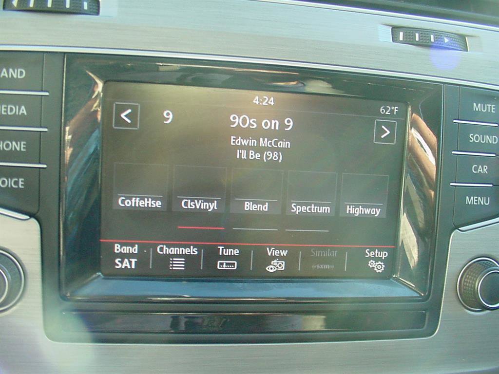 Used 2015 Volkswagen Golf SE image 17