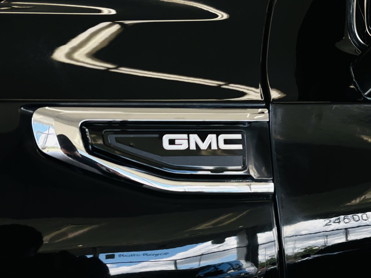 Used 2023 GMC Yukon Denali Ultimate AWD/4WD image 15
