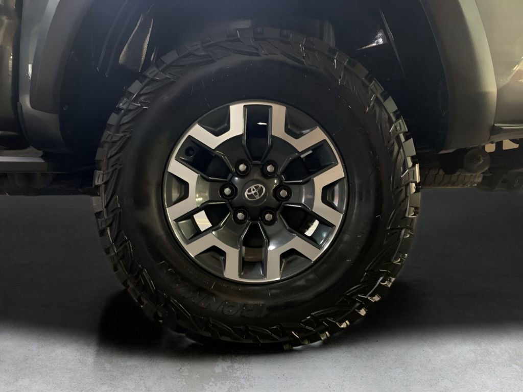 Used 2023 Toyota Tacoma TRD Off-Road image 32