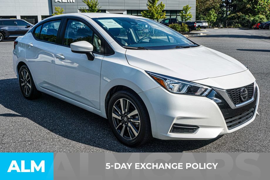 Used 2022 Nissan Versa SV FWD image 3