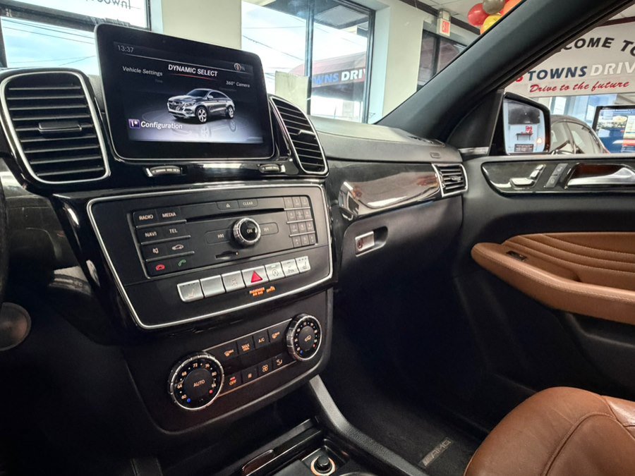 Used 2017 Mercedes-Benz GLE 43 AMG 4MATIC Coupe w/ Parking Assist Package image 73