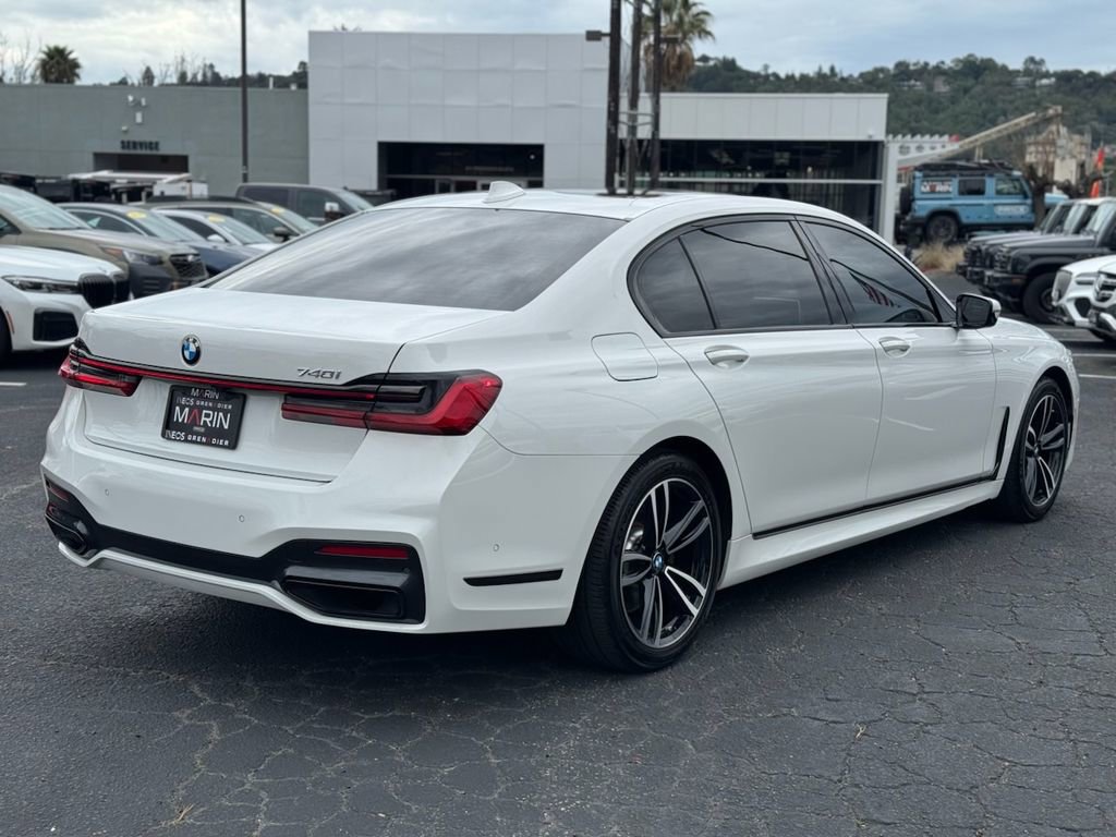 Used 2021 BMW 740i w/ M Sport Package RWD image 10