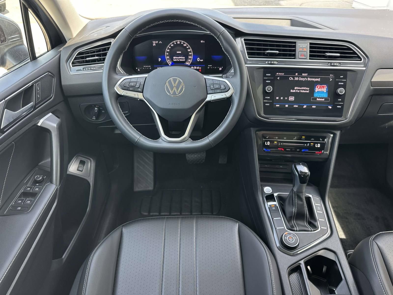 Certified 2024 Volkswagen Tiguan SE AWD/4WD image 8