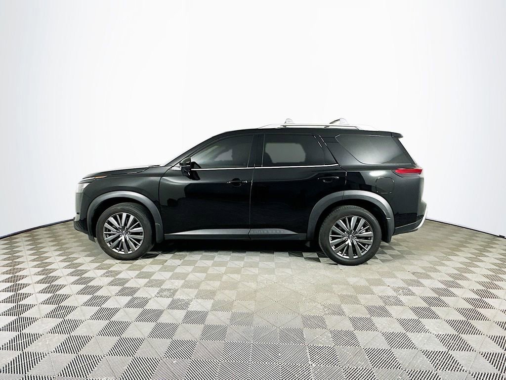 Certified 2025 Nissan Pathfinder SL w/ SL Premium Package AWD/4WD image 7