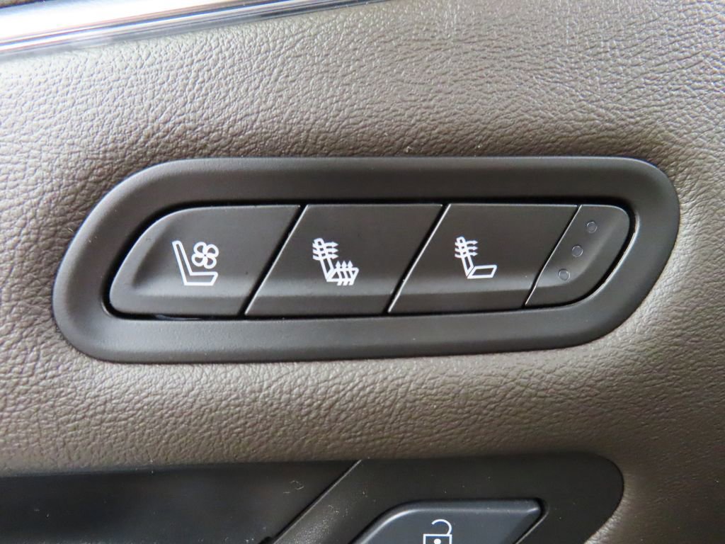 Used 2024 Cadillac Escalade Sport w/ Touring Package AWD/4WD image 77