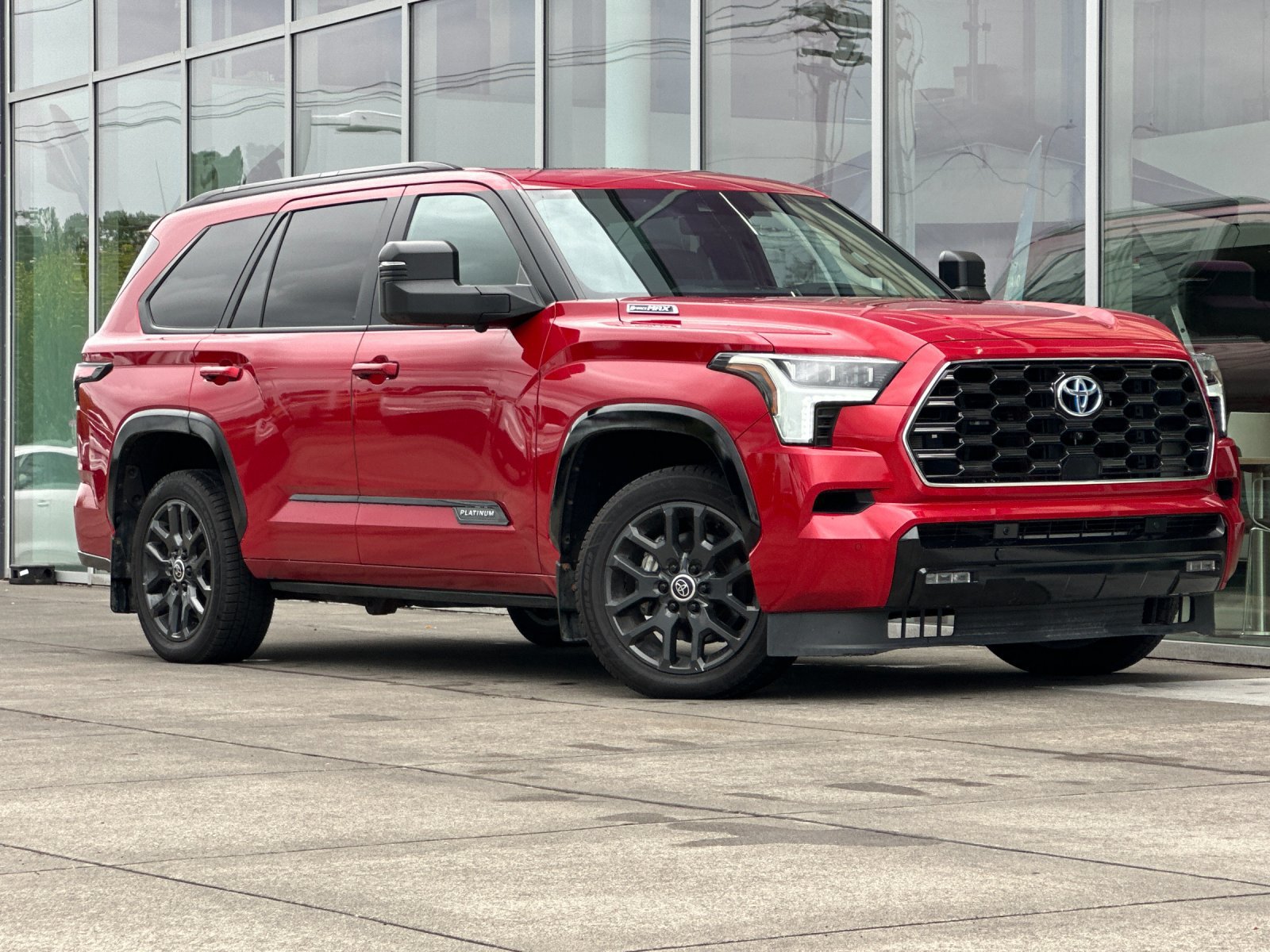 Used 2024 Toyota Sequoia Platinum AWD/4WD image 2