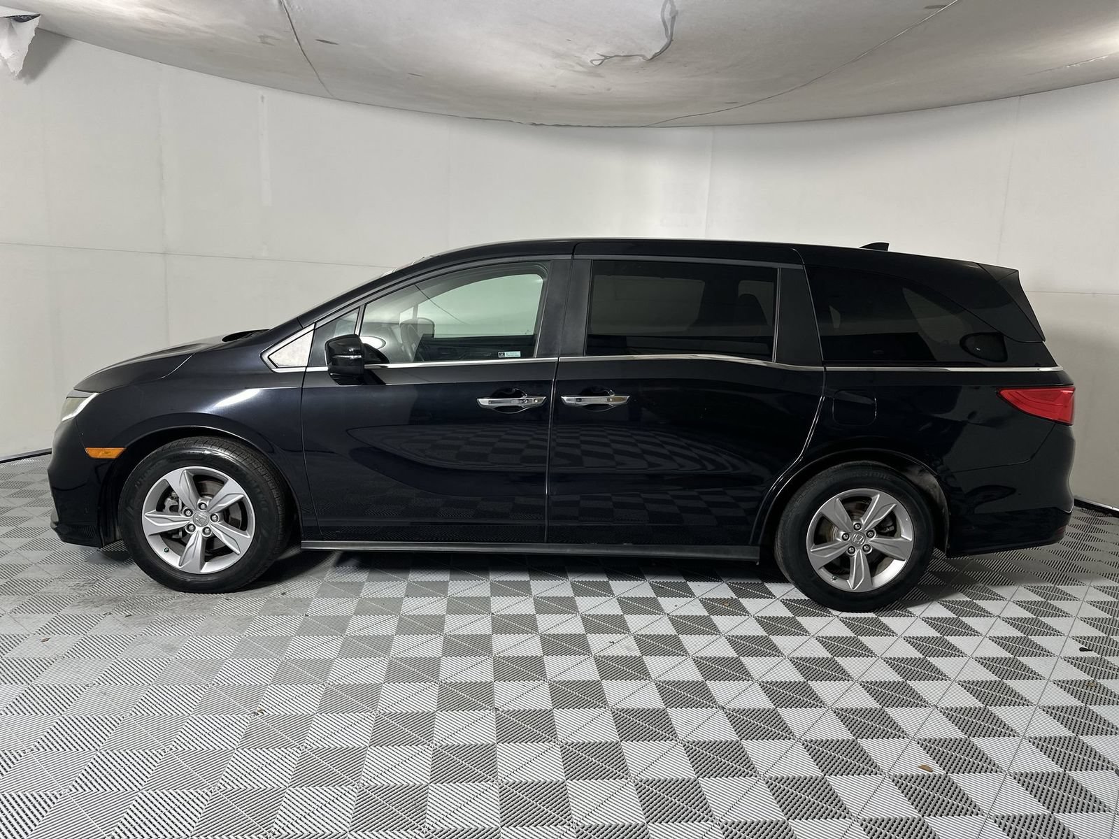 Used 2019 Honda Odyssey EX image 5