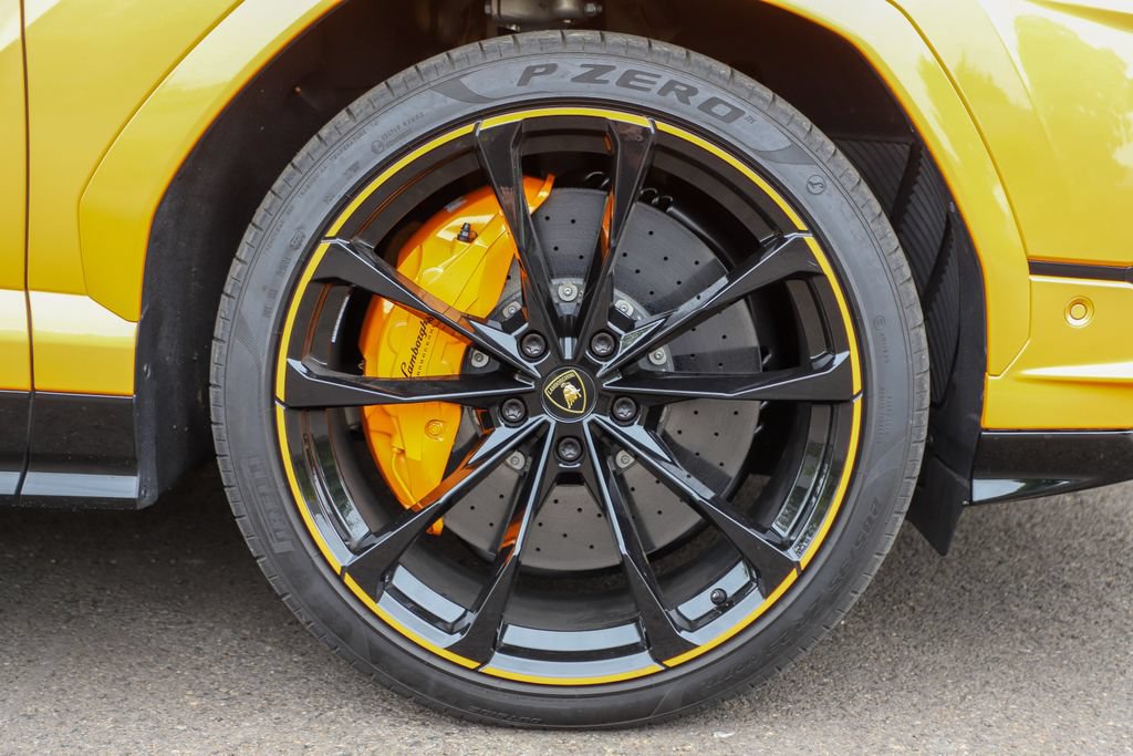Used 2024 Lamborghini Urus S AWD/4WD image 17