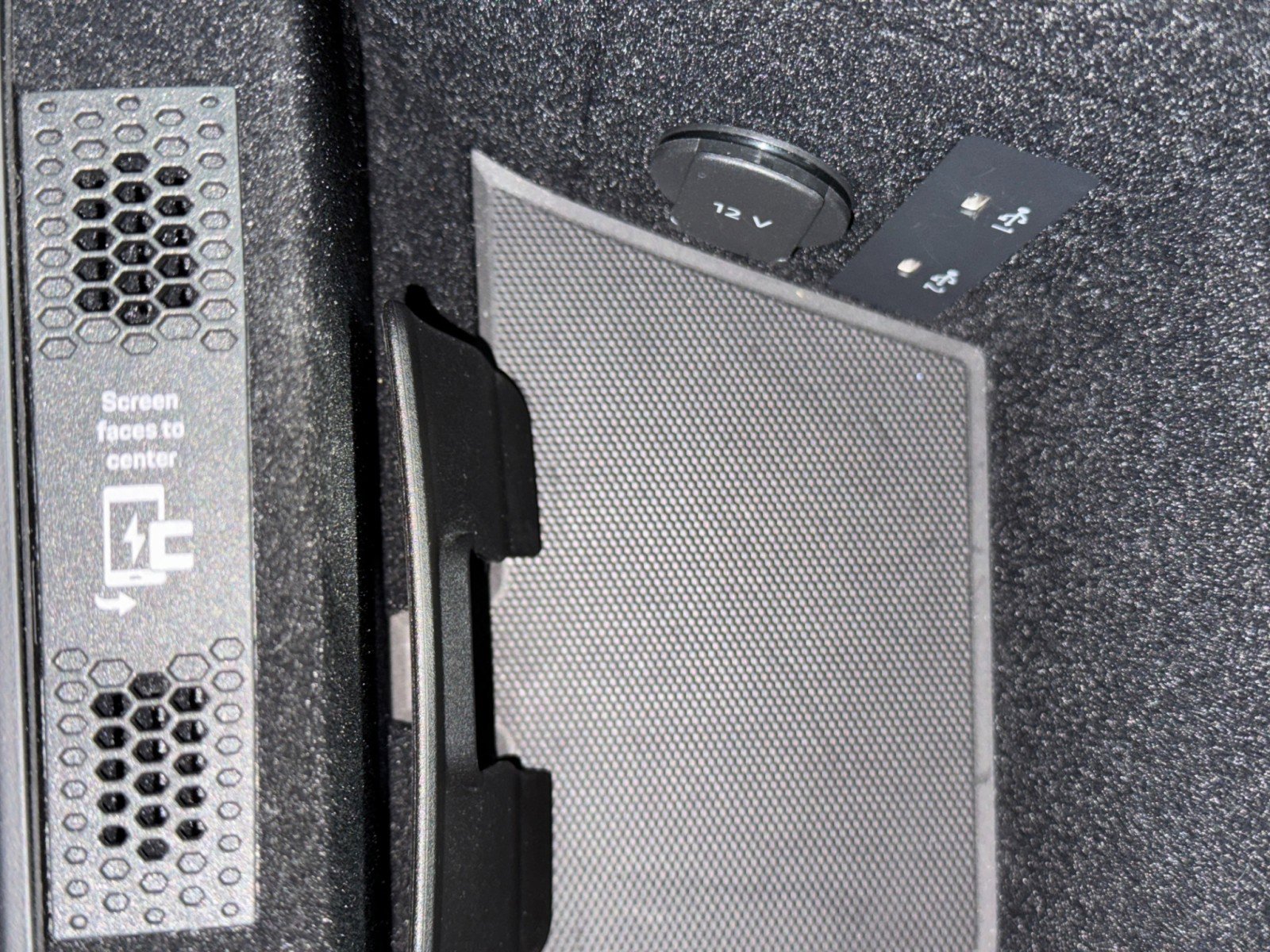 Used 2023 Porsche Taycan 4S w/ Premium Package image 35